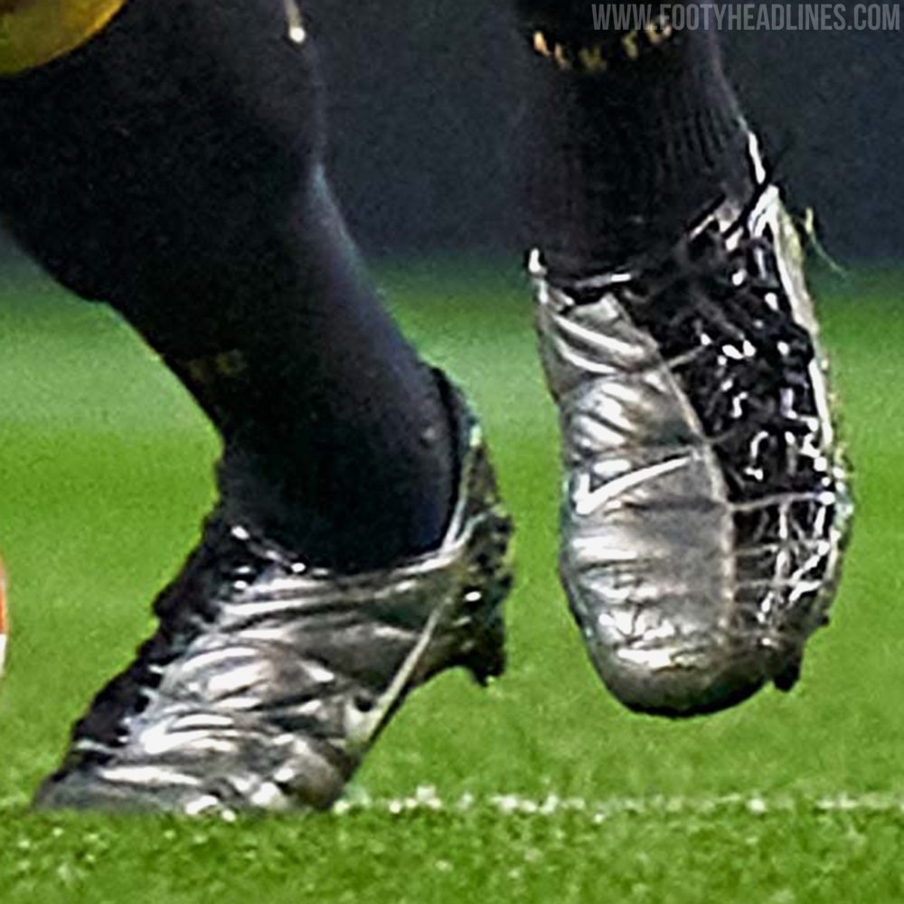 Soccer cleats for 8 year old online